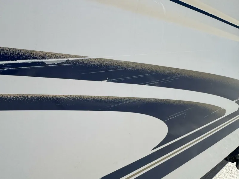 Slide: The Image of Sea Ray 215 Express Cruiser 1999 - 216