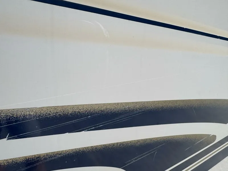 Slide: The Image of Sea Ray 215 Express Cruiser 1999 - 217