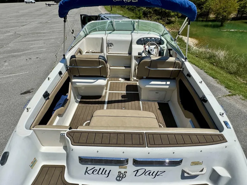 Slide: The Image of Sea Ray 215 Express Cruiser 1999 - 22