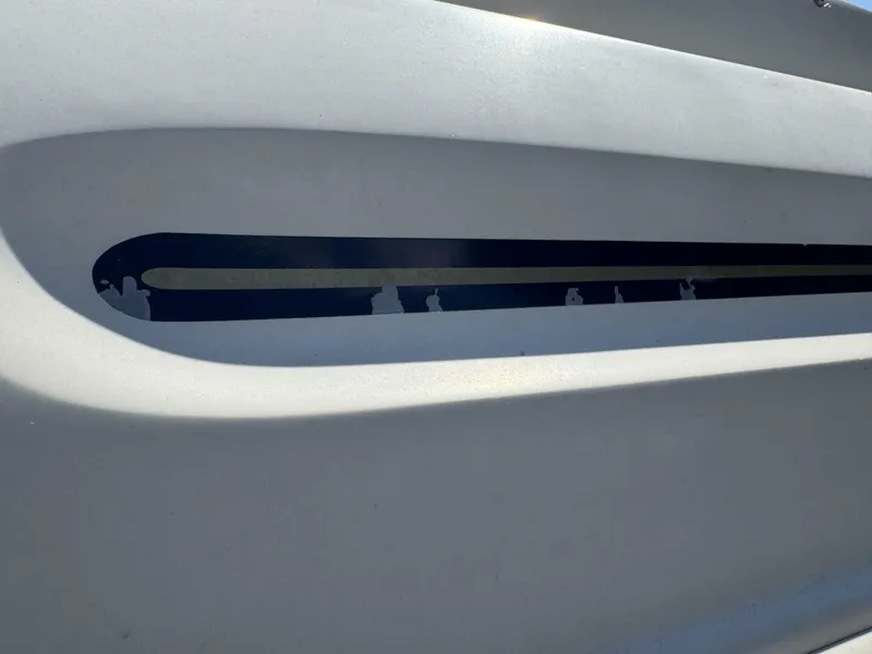 Slide: The Image of Sea Ray 215 Express Cruiser 1999 - 222