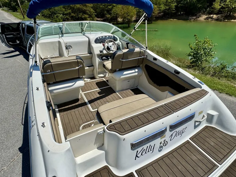 Slide: The Image of Sea Ray 215 Express Cruiser 1999 - 23