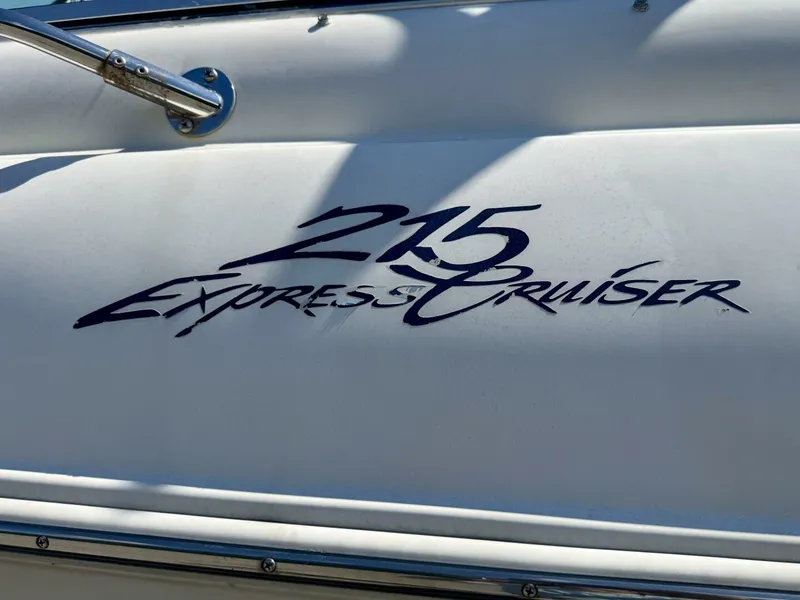 Slide: The Image of Sea Ray 215 Express Cruiser 1999 - 236