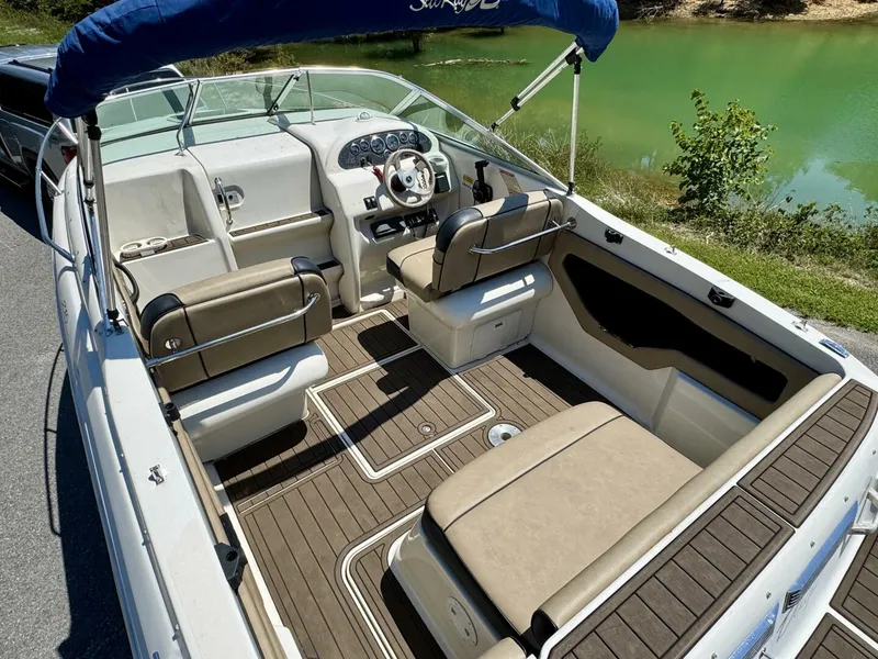 Slide: The Image of Sea Ray 215 Express Cruiser 1999 - 24