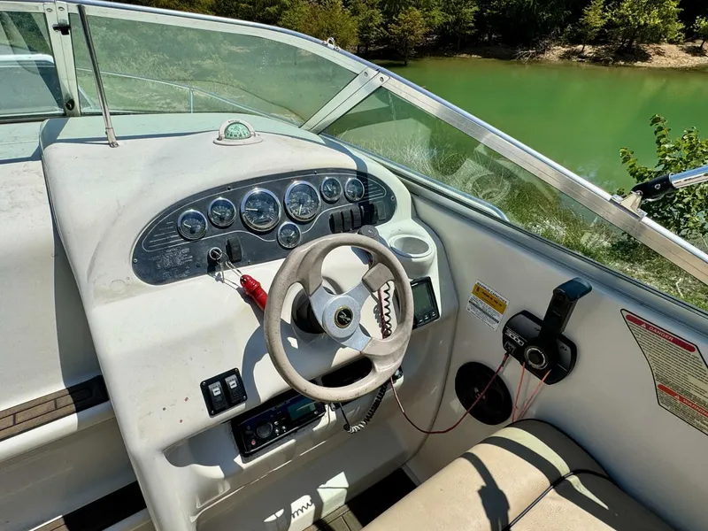 Slide: The Image of Sea Ray 215 Express Cruiser 1999 - 27