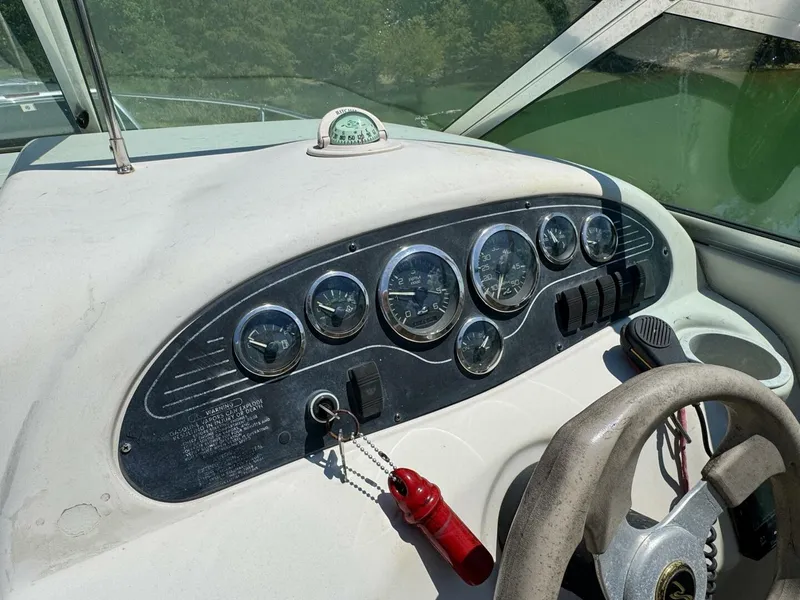Slide: The Image of Sea Ray 215 Express Cruiser 1999 - 28