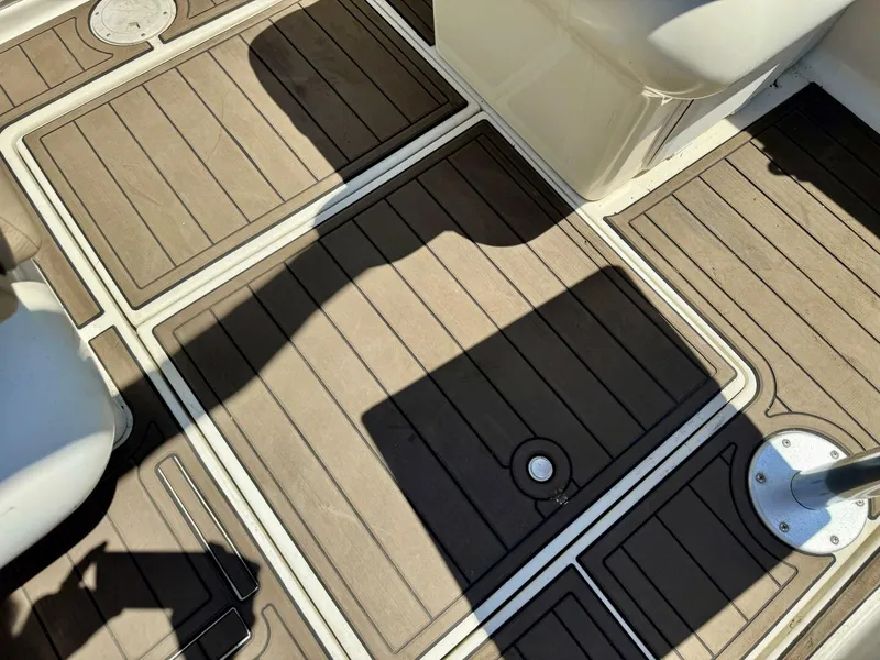 Slide: The Image of Sea Ray 215 Express Cruiser 1999 - 35