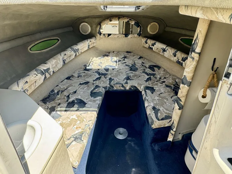 Slide: The Image of Sea Ray 215 Express Cruiser 1999 - 38