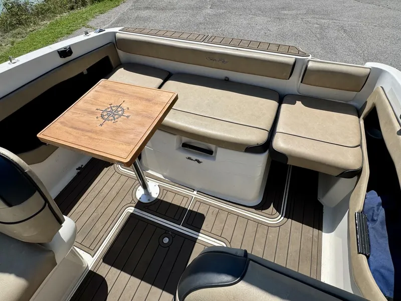 Slide: The Image of Sea Ray 215 Express Cruiser 1999 - 65