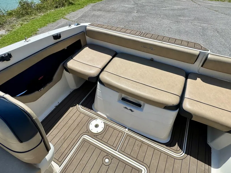 Slide: The Image of Sea Ray 215 Express Cruiser 1999 - 68