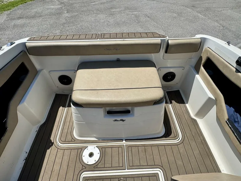 Slide: The Image of Sea Ray 215 Express Cruiser 1999 - 72