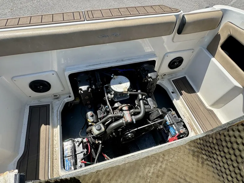 Slide: The Image of Sea Ray 215 Express Cruiser 1999 - 73