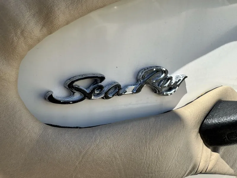 Slide: The Image of Sea Ray 215 Express Cruiser 1999 - 95