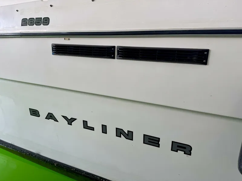 Slide: The Image of Bayliner 2859 Ciera Express 1997 - 106