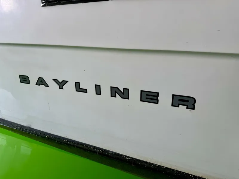 Slide: The Image of Bayliner 2859 Ciera Express 1997 - 109