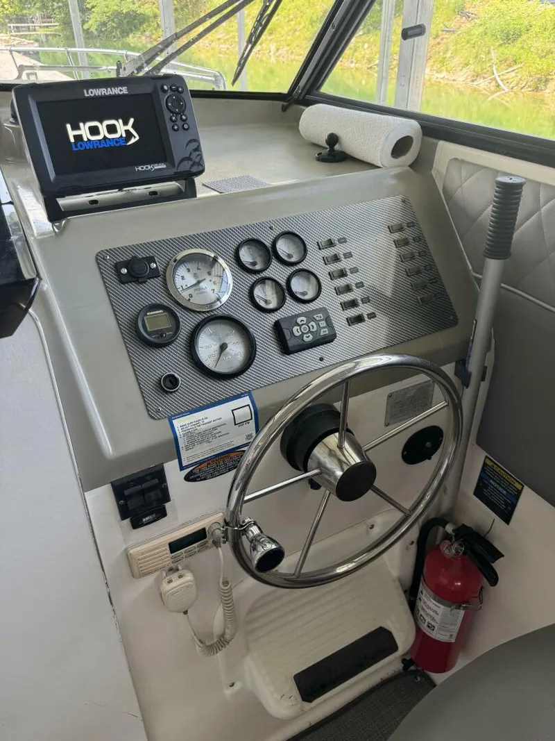 Slide: The Image of Bayliner 2859 Ciera Express 1997 - 30
