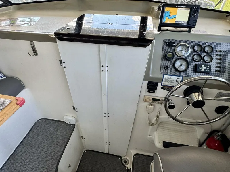 Slide: The Image of Bayliner 2859 Ciera Express 1997 - 37