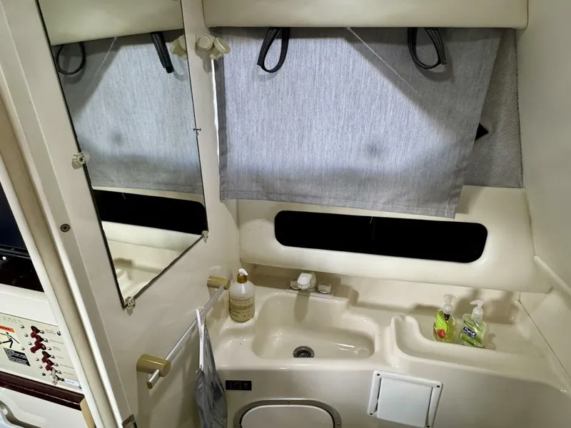 Slide: The Image of Bayliner 2859 Ciera Express 1997 - 59
