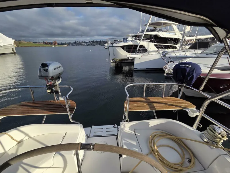 Slide: The Image of Hunter 44 Deck Saloon 2007 - 12