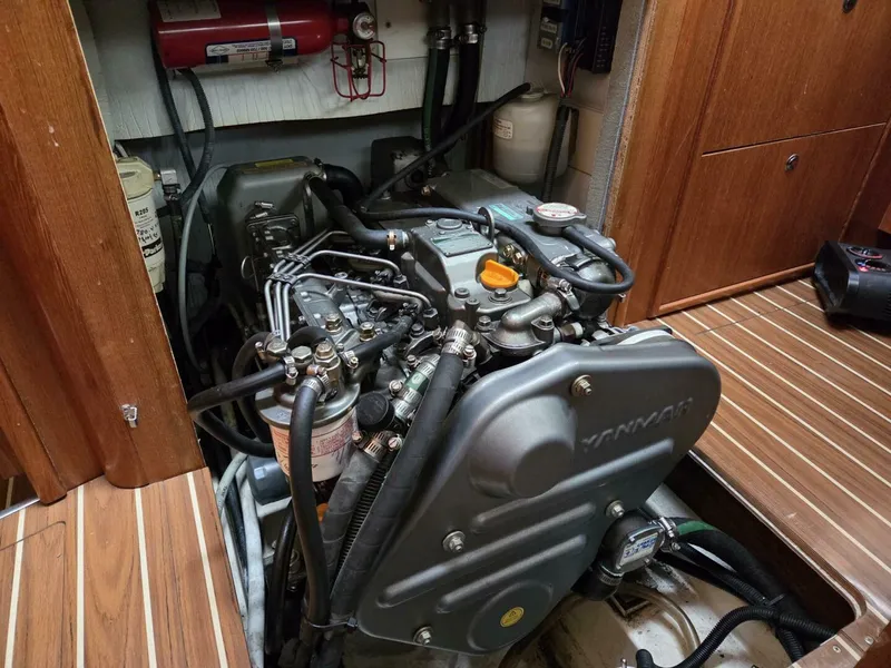Slide: The Image of Hunter 44 Deck Saloon 2007 - 13