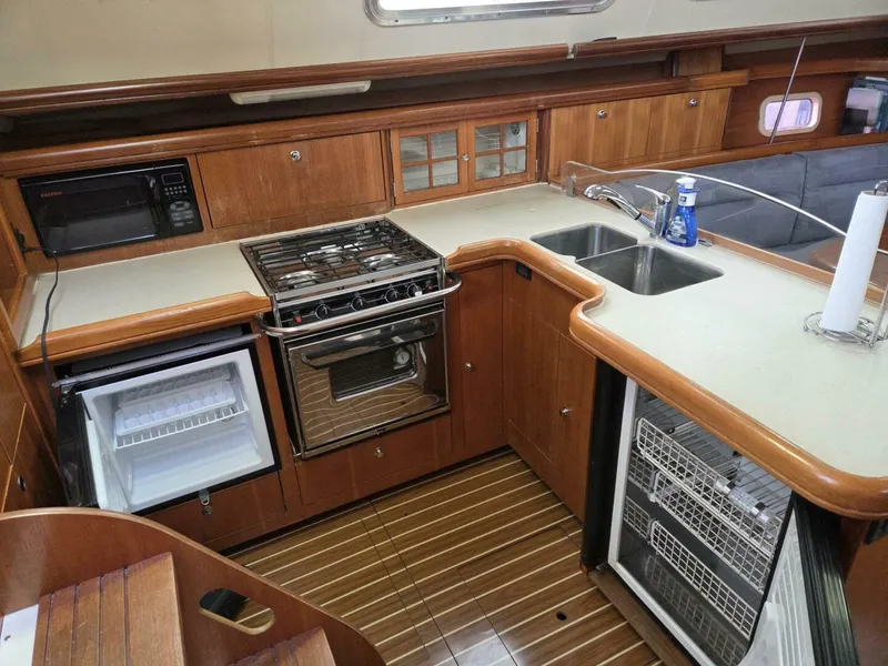 Slide: The Image of Hunter 44 Deck Saloon 2007 - 7