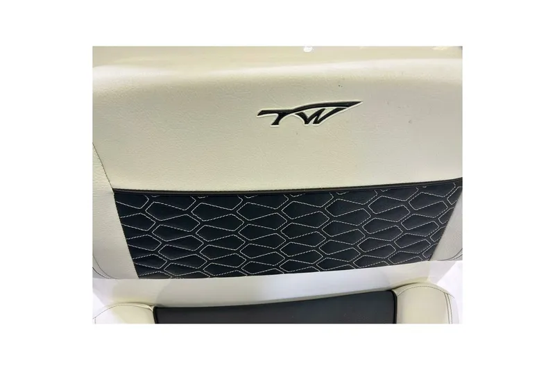 Slide: The Image of Tidewater 198 CC Adventure 2024 - 20