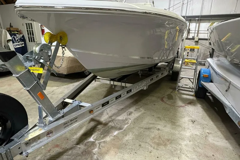 Slide: The Image of Tidewater 198 CC Adventure 2024 - 3