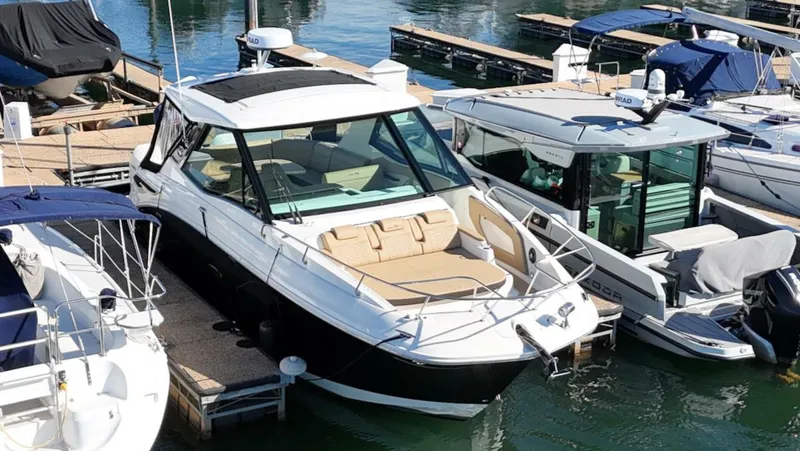 The Image of Sea Ray 320 Outboard 2023 - 0