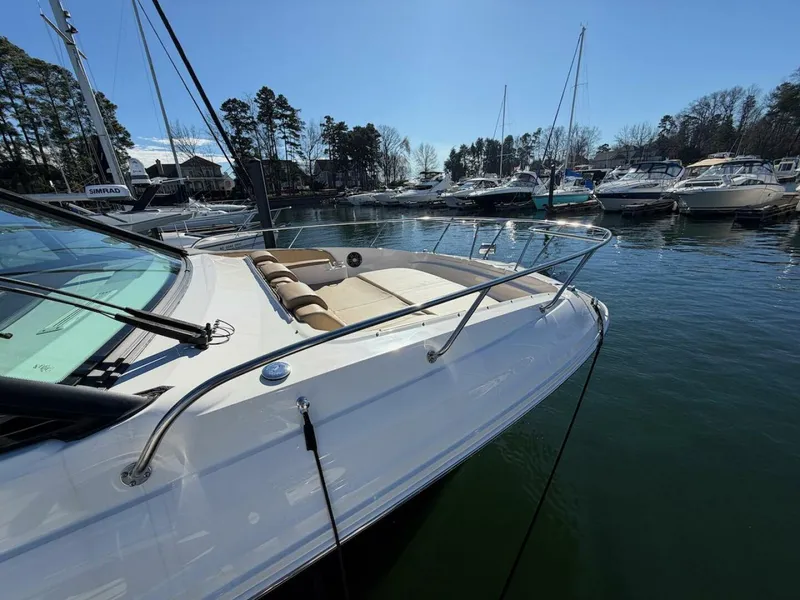 Slide: The Image of Sea Ray 320 Outboard 2023 - 11