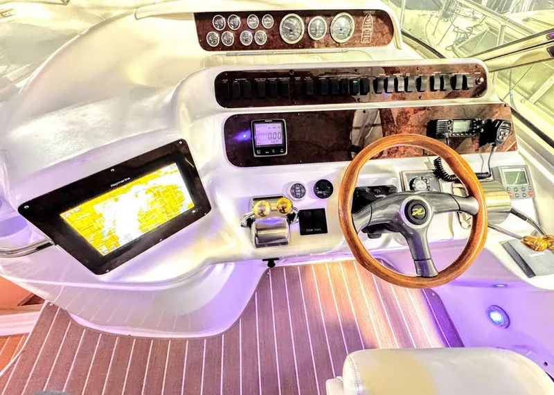 Slide: The Image of Sea Ray 400 Sundancer 1998 - 20