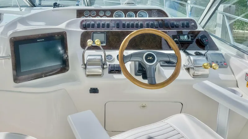 Slide: The Image of Sea Ray 400 Sundancer 1998 - 21