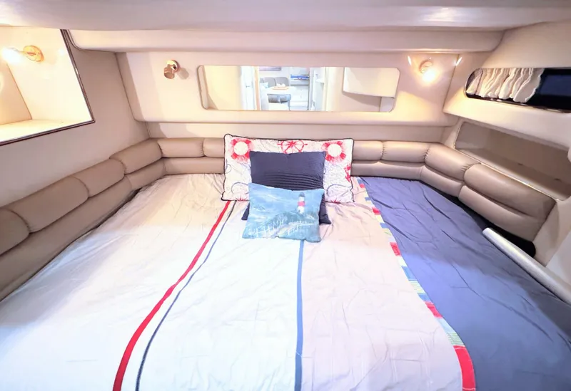 Slide: The Image of Sea Ray 400 Sundancer 1998 - 34