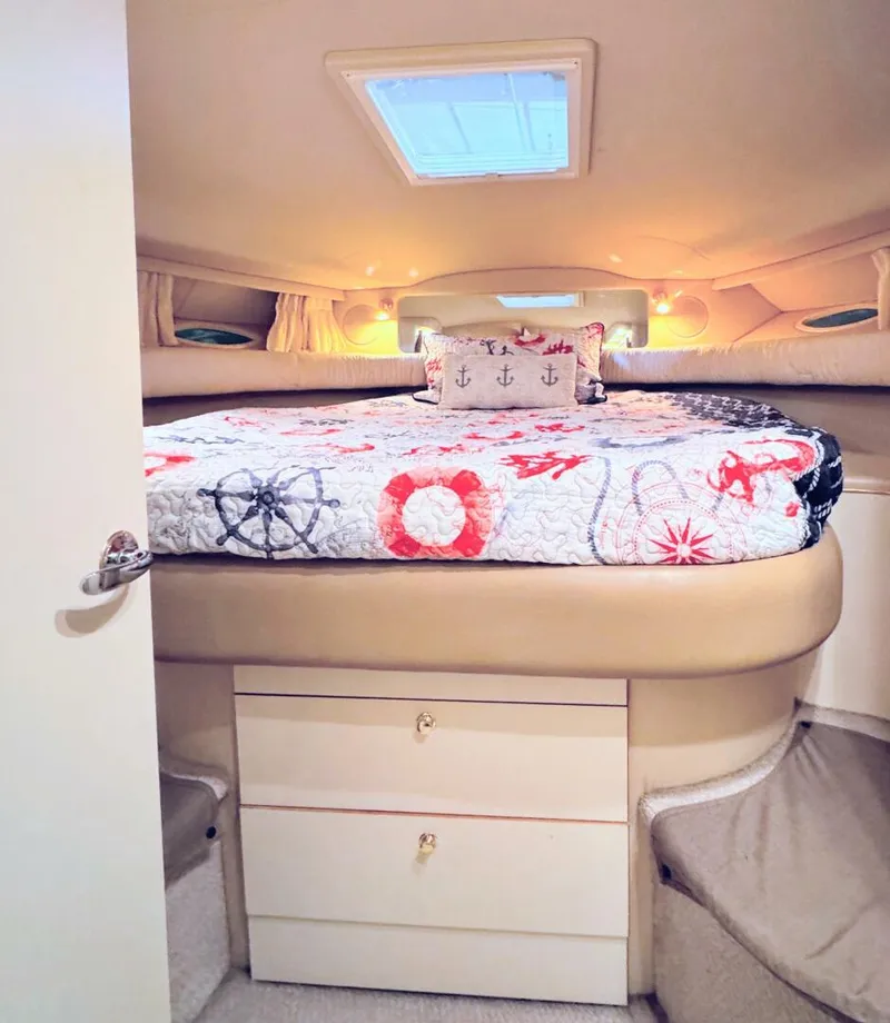 Slide: The Image of Sea Ray 400 Sundancer 1998 - 42