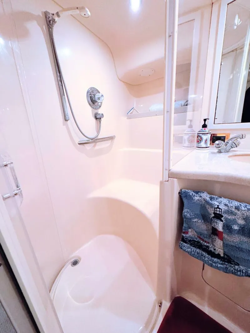 Slide: The Image of Sea Ray 400 Sundancer 1998 - 46