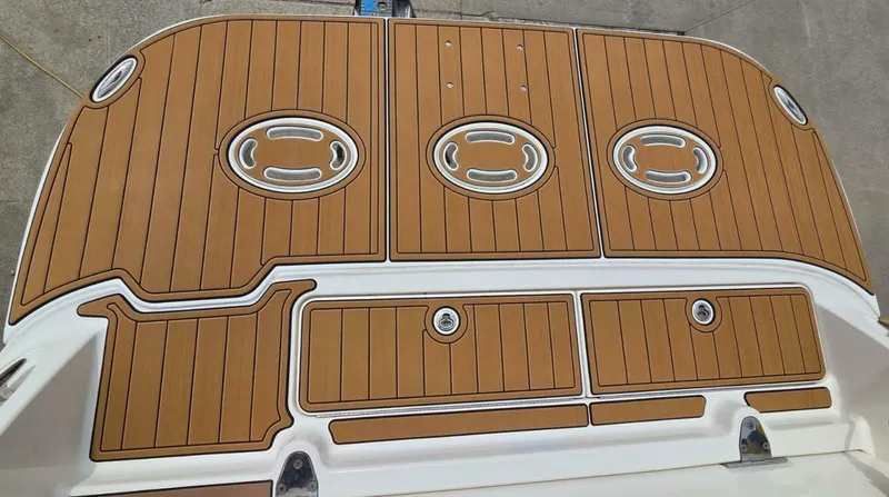 Slide: The Image of Sea Ray 310 Sundancer 2010 - 5
