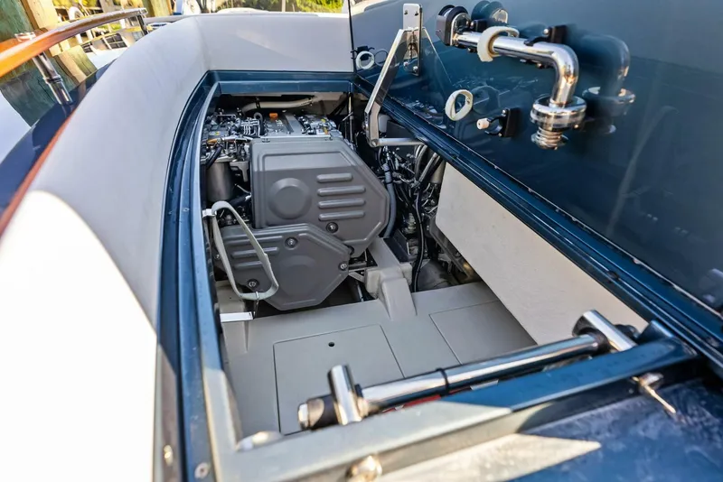 Slide: The Image of Riva Aquariva 2013 - 16