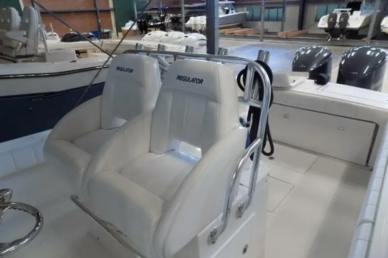 Slide: The Image of Regulator Marine 34SS 2013 - 9