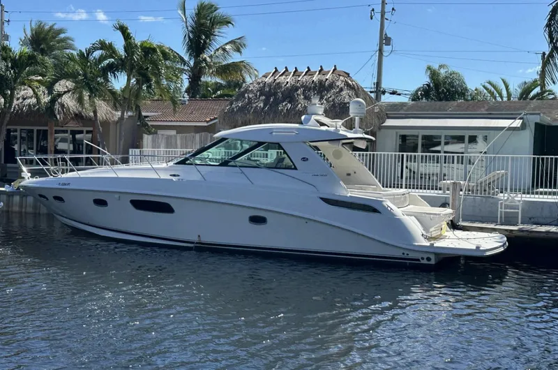 The Image of Sea Ray 2012 - 0
