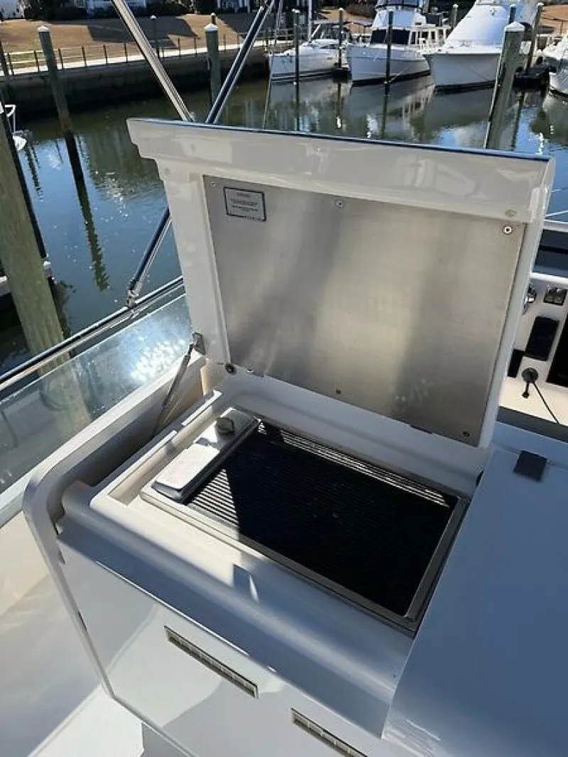 Slide: The Image of Fairline Squadron 42 2015 - 10