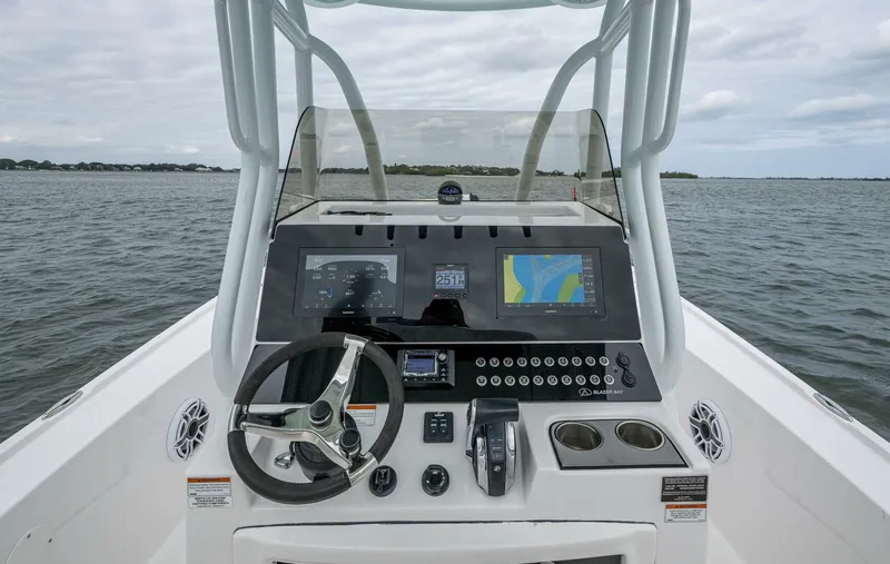 Slide: The Image of Blazer Bay 2700 Hybrid 2022 - 2