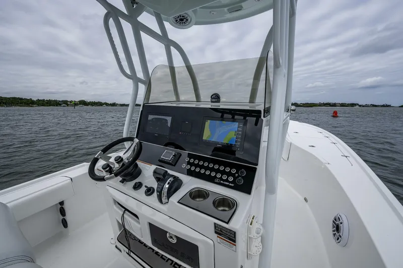 Slide: The Image of Blazer Bay 2700 Hybrid 2022 - 3