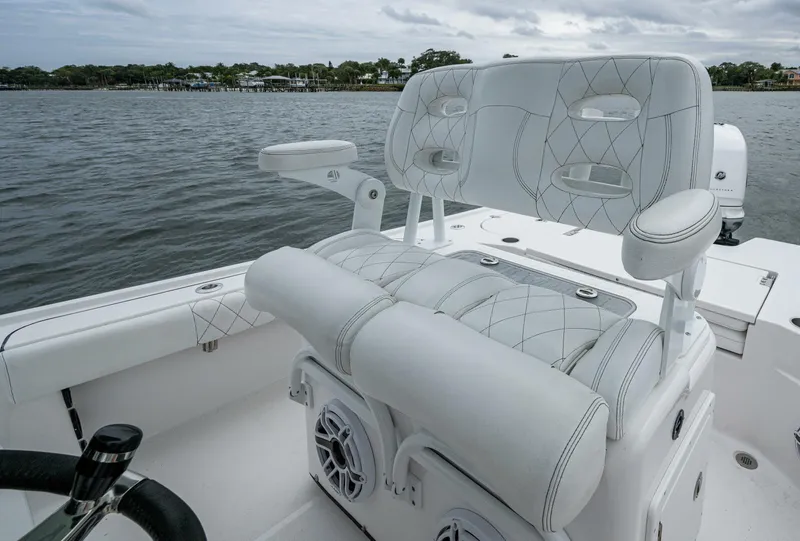 Slide: The Image of Blazer Bay 2700 Hybrid 2022 - 4