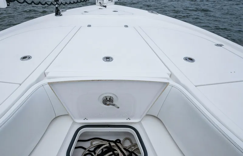 Slide: The Image of Blazer Bay 2700 Hybrid 2022 - 8