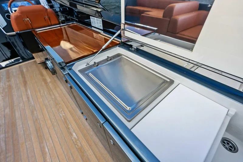 Slide: The Image of Riva 56' Rivale 2021 - 27
