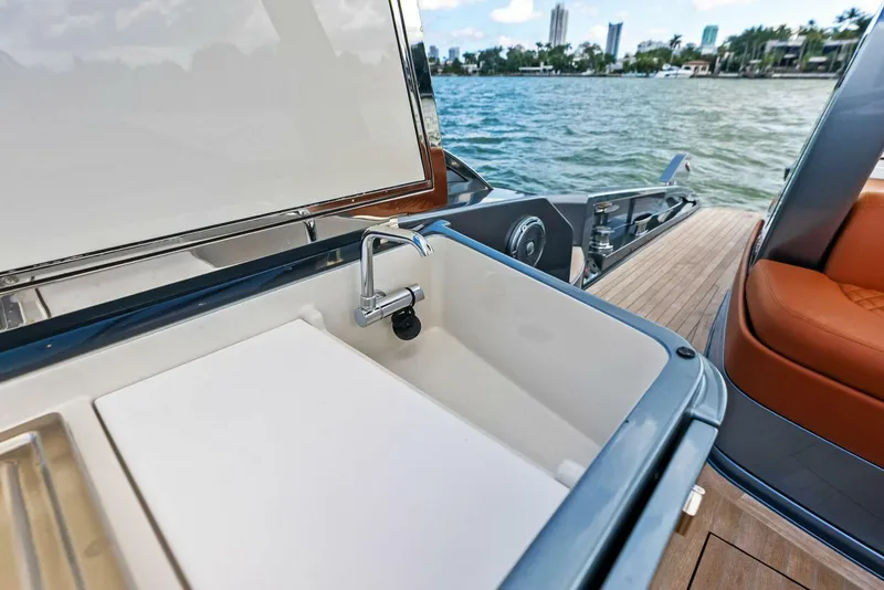 Slide: The Image of Riva 56' Rivale 2021 - 28