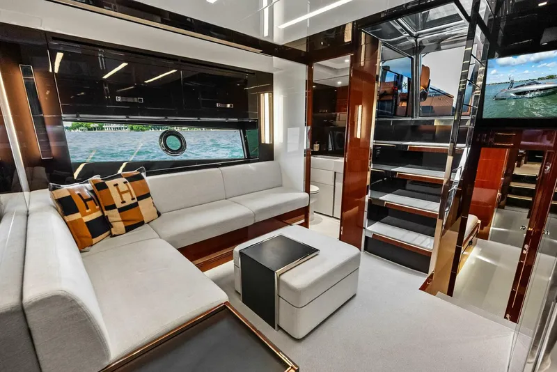 Slide: The Image of Riva 56' Rivale 2021 - 42
