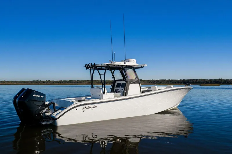 Slide: The Image of Yellowfin 32 Offshore 2023 - 12