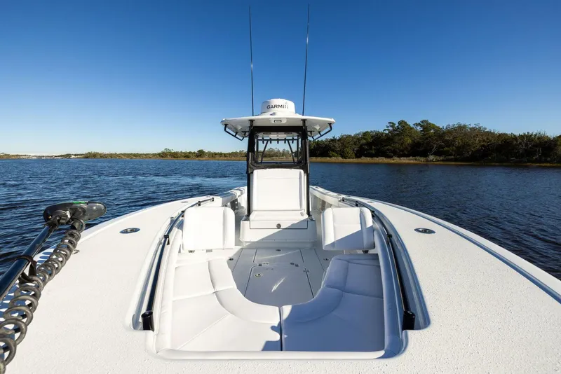 Slide: The Image of Yellowfin 32 Offshore 2023 - 44