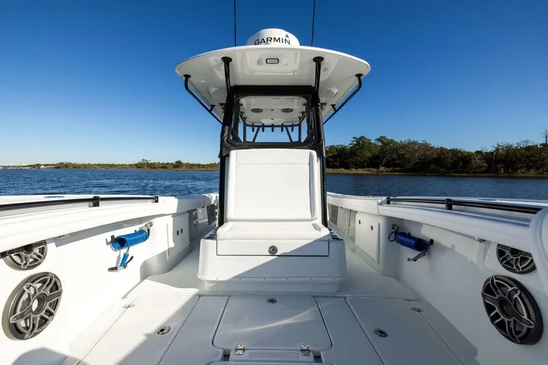 Slide: The Image of Yellowfin 32 Offshore 2023 - 45