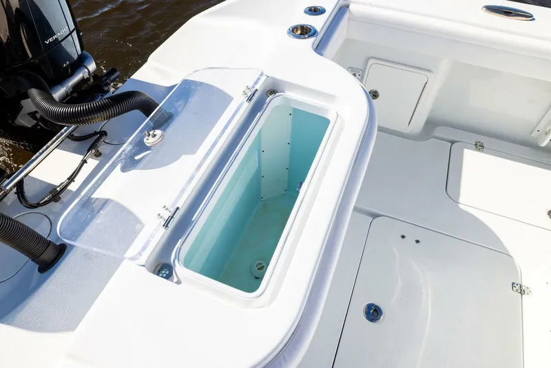 Slide: The Image of Yellowfin 32 Offshore 2023 - 58