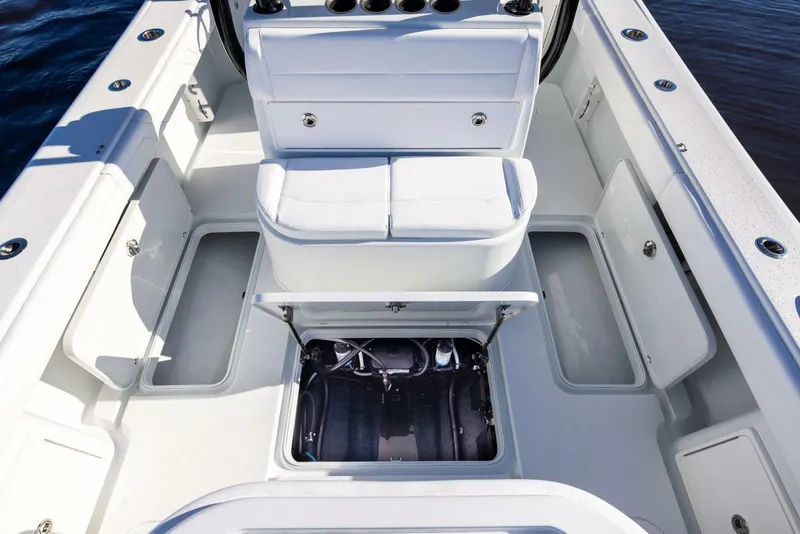 Slide: The Image of Yellowfin 32 Offshore 2023 - 63
